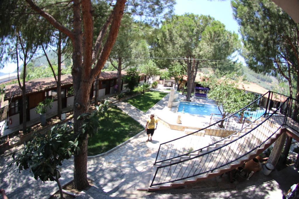 Atillas Getaway Selçuk Bilik gambar